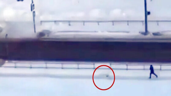 От россиянина на улице сбежала ванна