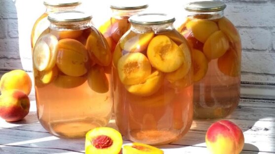 Как приготовить персиковый компот своими руками