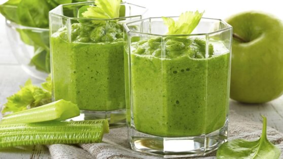 Смузи с сельдереем и яблоком: рецепт полезного завтрака