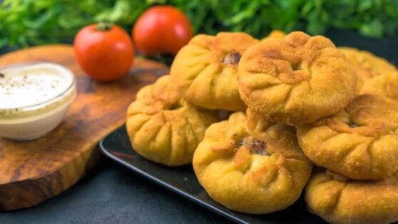 Домашние беляши: простой и вкусный рецепт