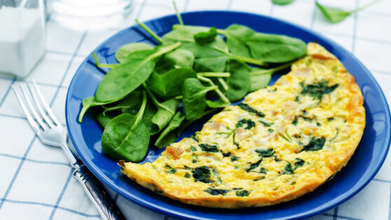 Завтрак по-итальянски: фриттата с кукурузой со шпинатом