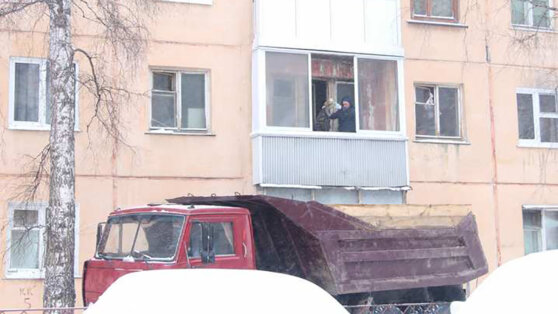 Из квартиры россиянина вывезли несколько КамАЗов мусора