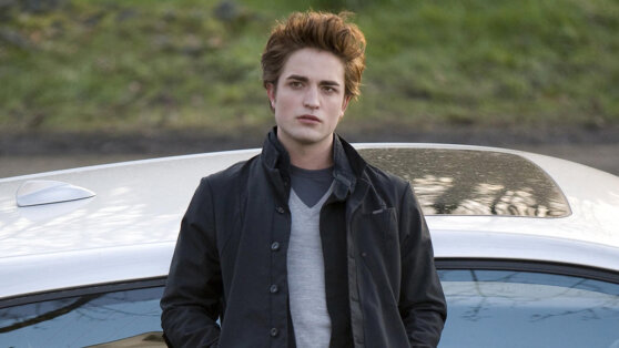 «Сейчас кажется нелепым»: Паттинсон рассказал, каким видел Эдварда из «Сумерек»