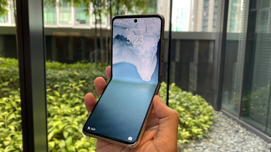 В России представили смартфон-раскладушку Huawei P50 Pocket