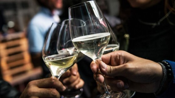 Врач назвал неочевидный признак алкоголизма