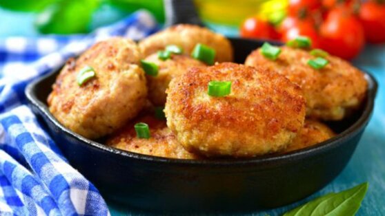 Вкусно и сытно: рыбные котлеты из трески