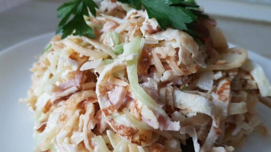 Салат с омлетом: рецепт необычного блюда