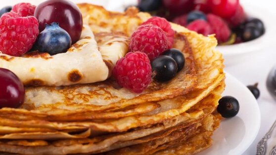 Диетологи перечислили самые полезные начинки для масленичных блинов