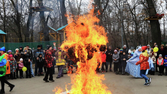 Психотерапевт рассказала, как «сжечь обиды» на Масленицу