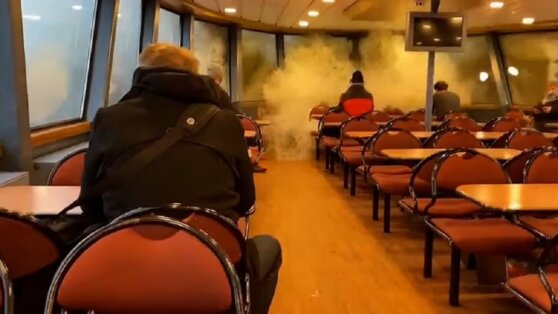 Огромная штормовая волна разбила окно парома: видео Огромная штормовая волна разбила окно парома: видео