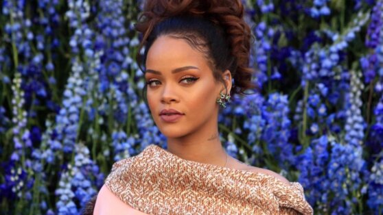 Беременная Рианна на шопинге случайно раскрыла пол будущего ребенка