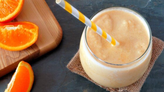 Как приготовить смузи с мандарином и бананом