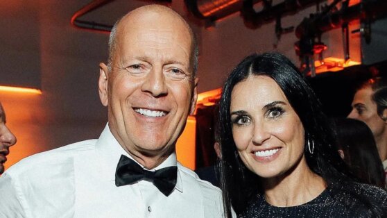 Деми Мур обратилась к бывшему супругу Брюсу Уиллису