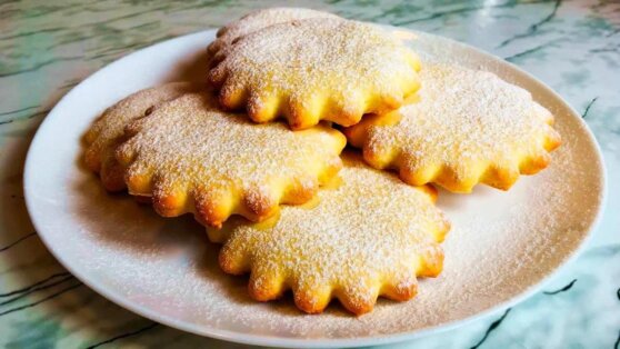 Как приготовить молочные коржики