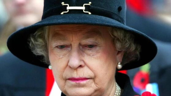 Елизавета II не смогла сдержать эмоции и расплакалась