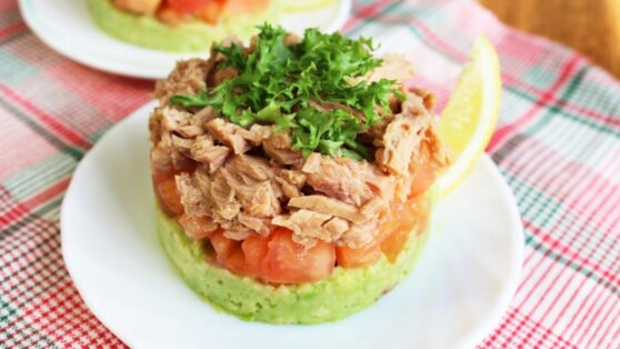 Испанская кухня: тимбал из авокадо и тунца