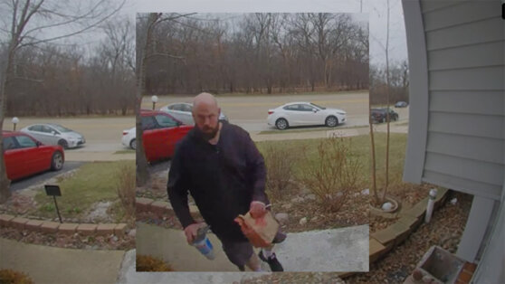 Курьер попался на воровстве еды благодаря камере наблюдения: видео