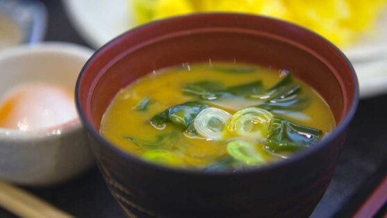Японская кухня: рецепт лукового мисо-супа Японская кухня: рецепт лукового мисо-супа