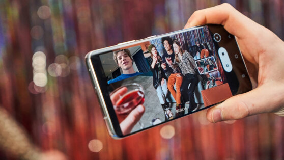 Samsung анонсировала презентацию сразу нескольких гаджетов