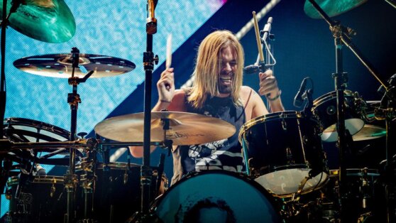 В теле умершего барабанщика Foo Fighters нашли наркотики