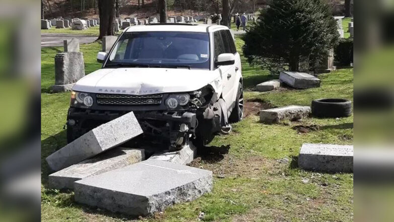 авария на кладбище