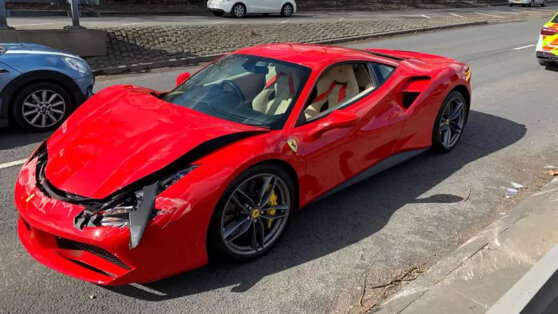 Британец купил Ferrari и разбил его через три километра