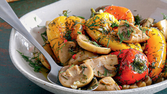 Рецепт маринованных шампиньонов с укропом и мини-перчиками