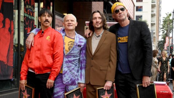 Red Hot Chili Peppers удостоились звезды на «Аллее славы»