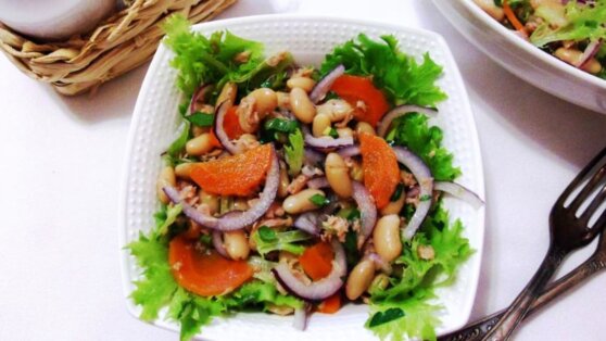 Рецепт салата с тунцом и белой фасолью