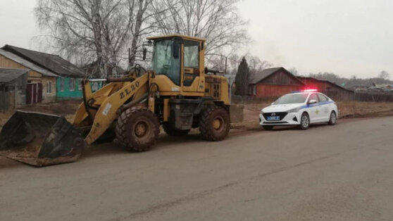 Девятилетний мальчик попался за рулем многотонного погрузчика