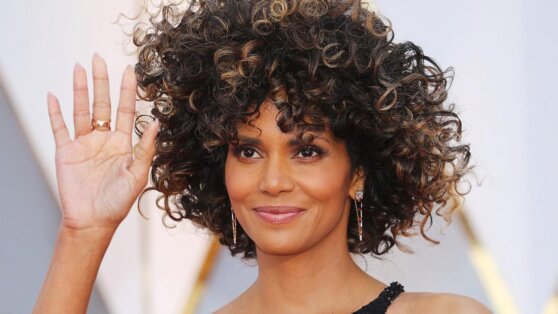 Звездный стилист рассказал о трендовой прическе лета-2022 Звездный стилист рассказал о трендовой прическе лета-2022