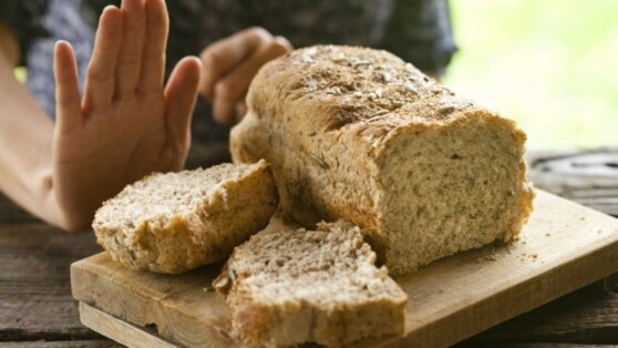 Четырехлетняя девочка повредила горло из-за проволоки в батоне