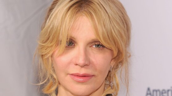 Кортни Лав сожалеет, что поддержала Джонни Деппа