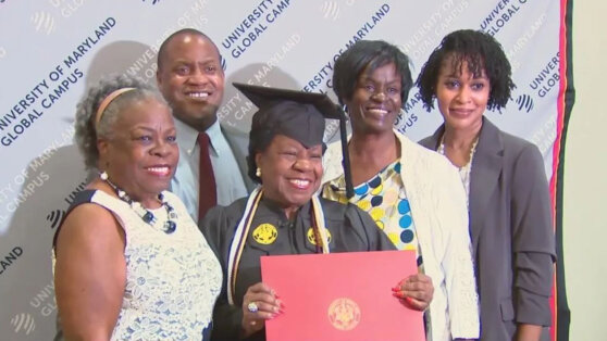 Американка окончила вуз в 82 года