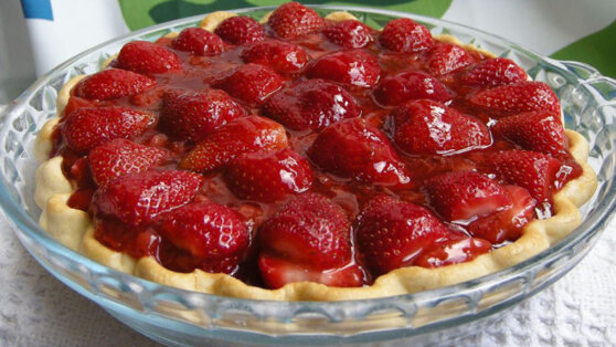 Быстро и вкусно: рецепт клубничного пирога