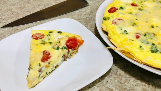 Легкий и вкусный завтрак: фриттата с овощами и шампиньонами