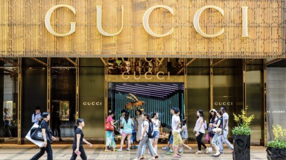 Криптой можно будет расплачиваться в магазинах Gucci Криптой можно будет расплачиваться в магазинах Gucci