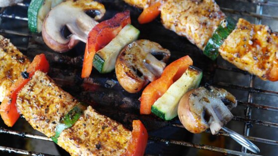 Диетолог раскрыла секрет полезного маринада для шашлыка