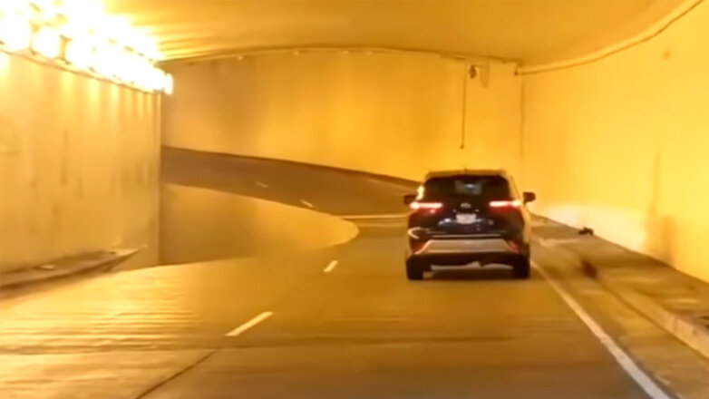 Оптическая иллюзия в тоннеле