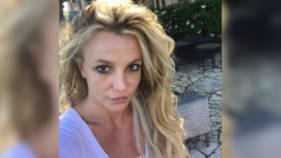 Бритни Спирс насторожила фанатов странным поступком