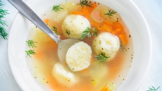 Быстрый суп с клецками и овощами