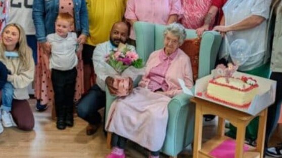 107-летняя ирландка назвала две вещи, которые помогли ей дожить до такого возраста