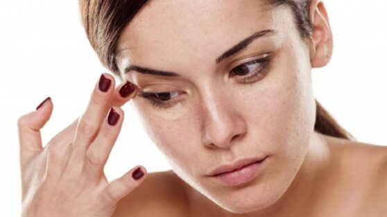 Косметолог раскрыла способы избавления от мешков под глазами