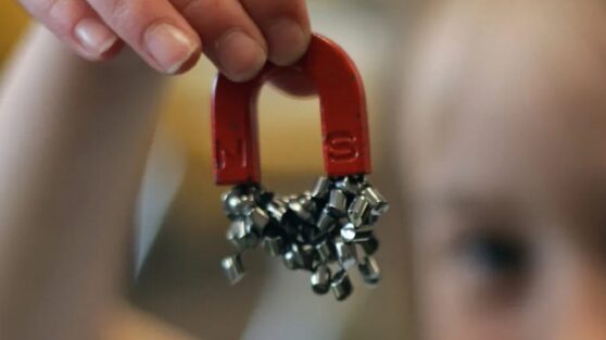 Двухлетняя девочка съела магниты и умерла в больнице через месяц лечения