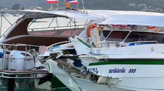 Россиянин рассказал о туристах, стонавших от боли при крушении катера в Таиланде