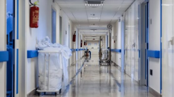 Москвич попал в больницу после запрета жены употреблять алкоголь