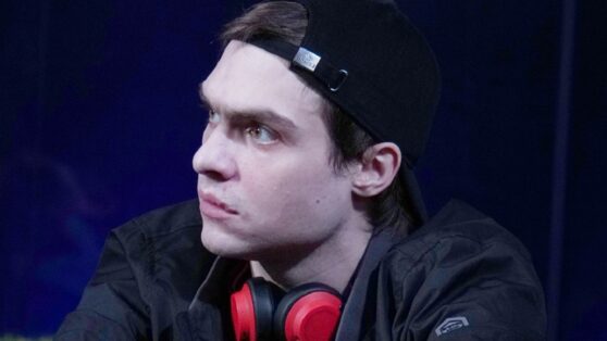 Выпавшего из окна сына Михаила Ефремова ввели в искусственную кому