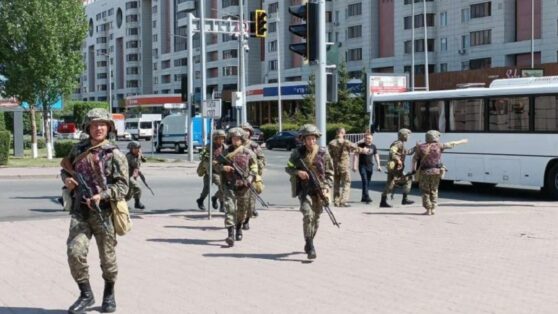 Мужчина захватил банк в Астане и выдвинул неожиданные требования