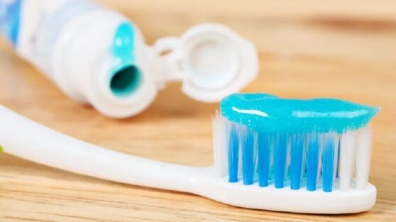 Врач предупредил об опасных веществах в зубной пасте