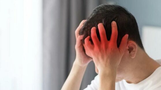 Врач назвала опасные симптомы менингита